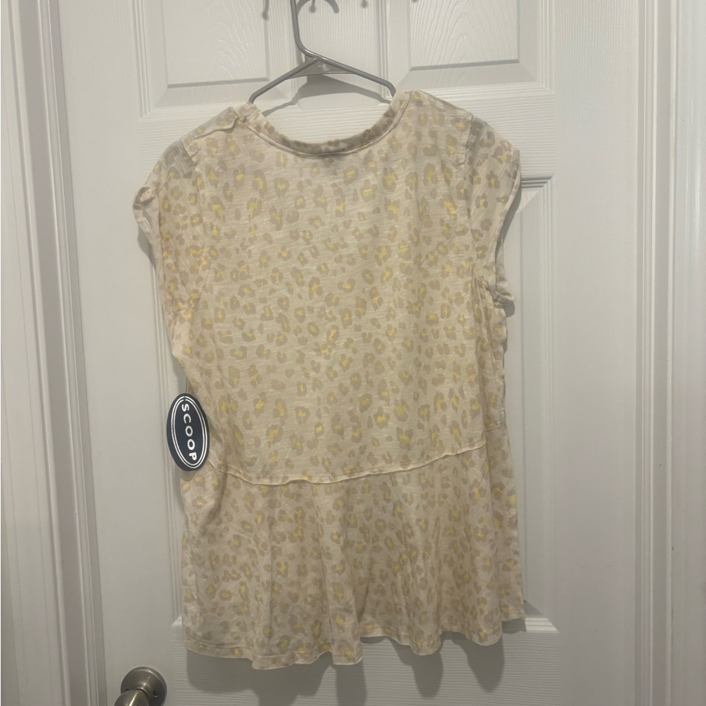 NWT Scoop Raw Edge Knit Top Leopard Print Size XS. - Picture 3 of 6